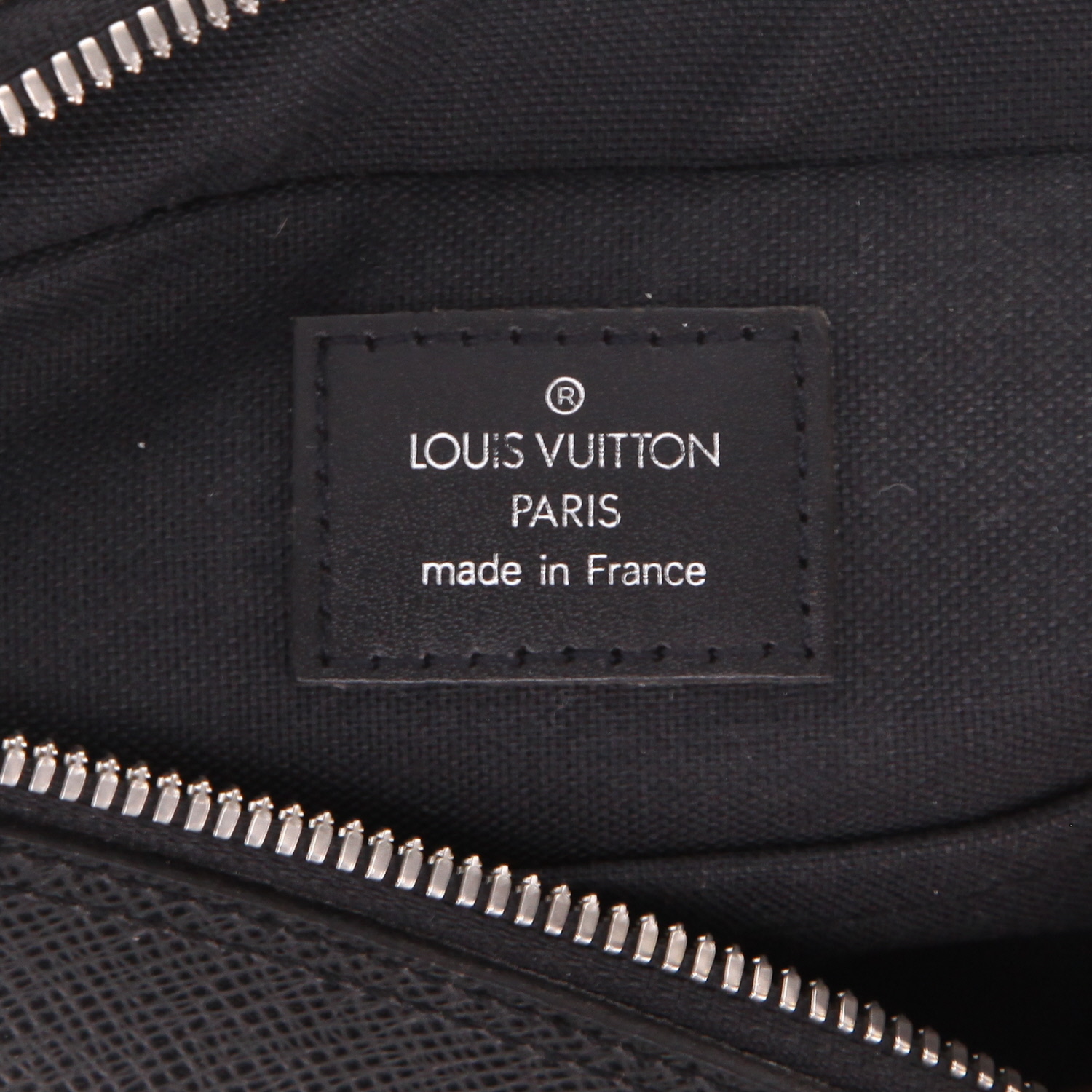 Sac bandoulière Louis Vuitton  Messenger en toile vert-kaki et cuir taiga noir - Detail D2