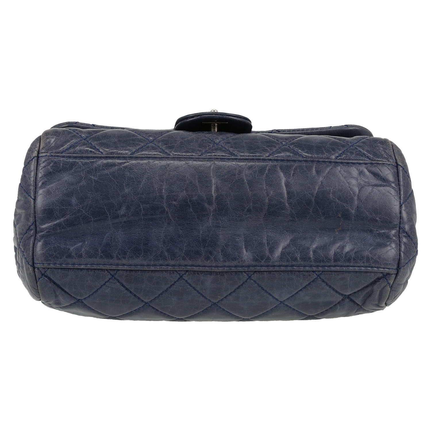 Bolso bandolera Chanel  Timeless en cuero acolchado azul marino - Detail D1