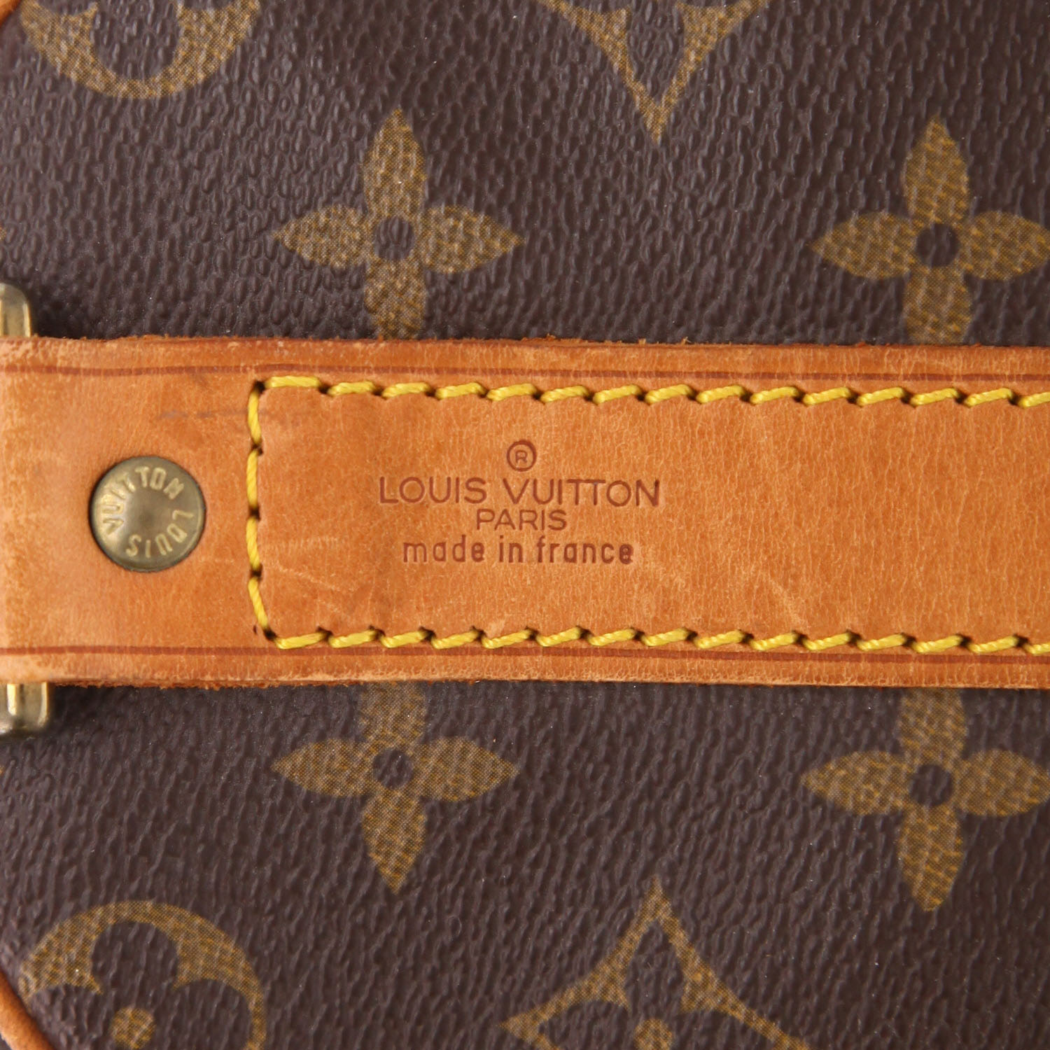 Bolsa de viaje Louis Vuitton  Keepall 50 en lona Monogram marrón y cuero natural - Detail D6