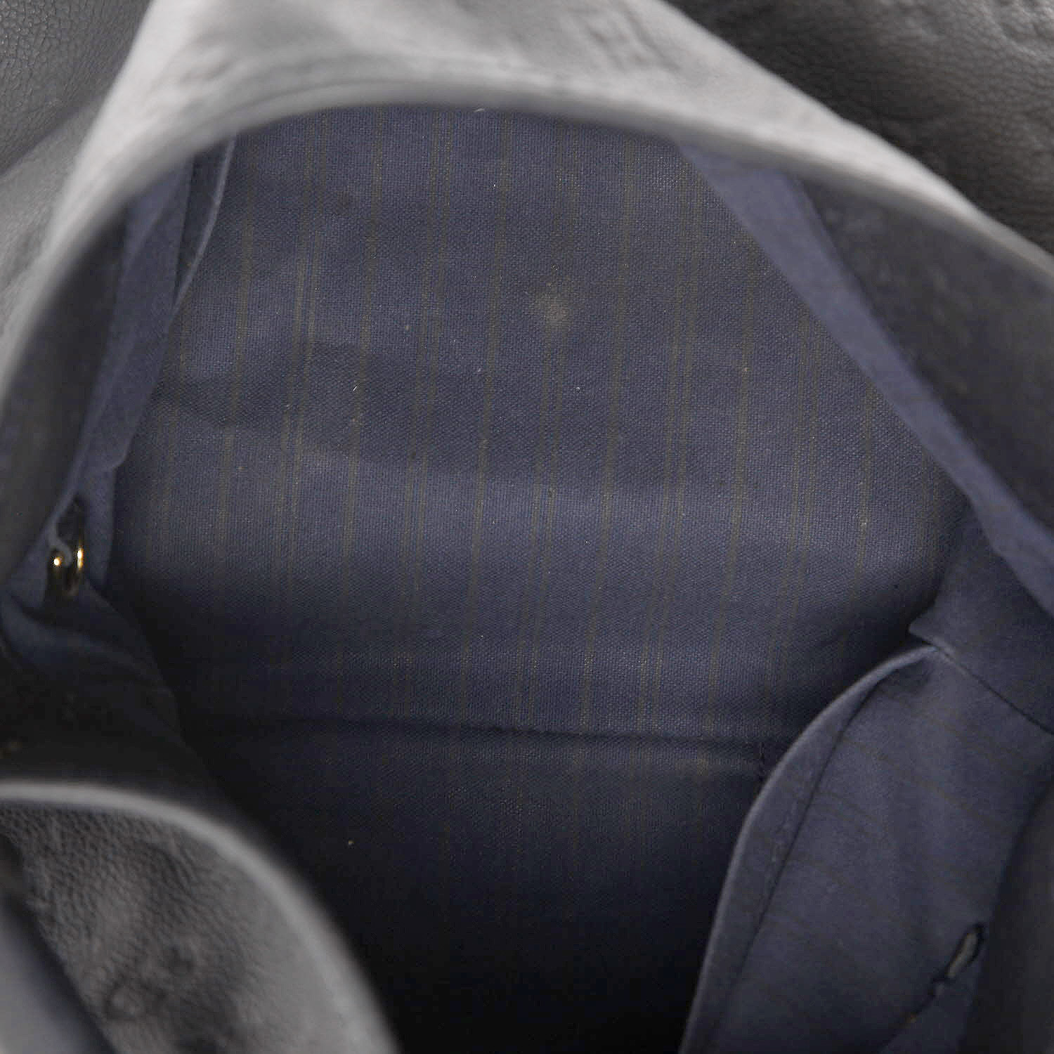 Louis Vuitton  Artsy medium model  handbag  in navy blue empreinte monogram leather - Detail D3