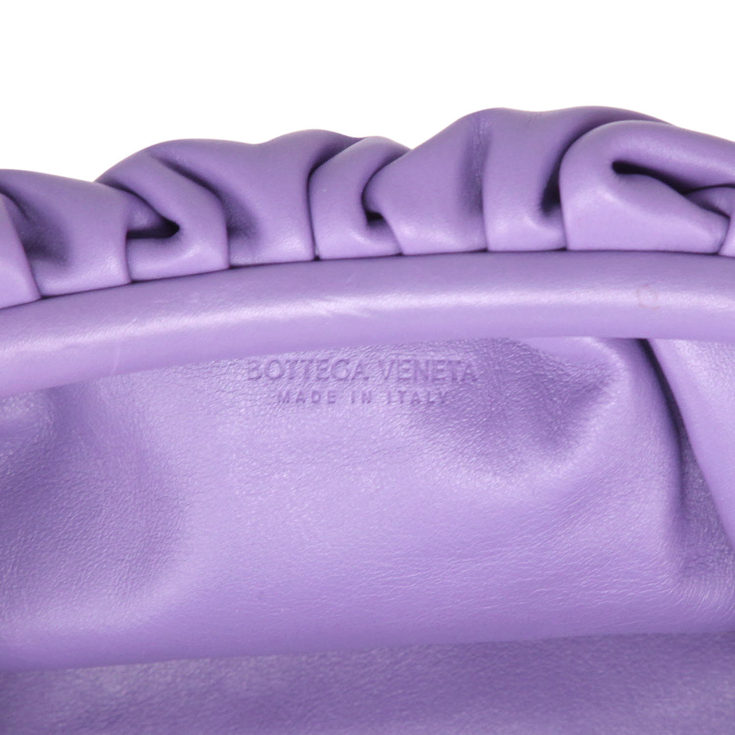 Bolso/bolsito Bottega Veneta  Pouch mini  en cuero violeta - Detail D2
