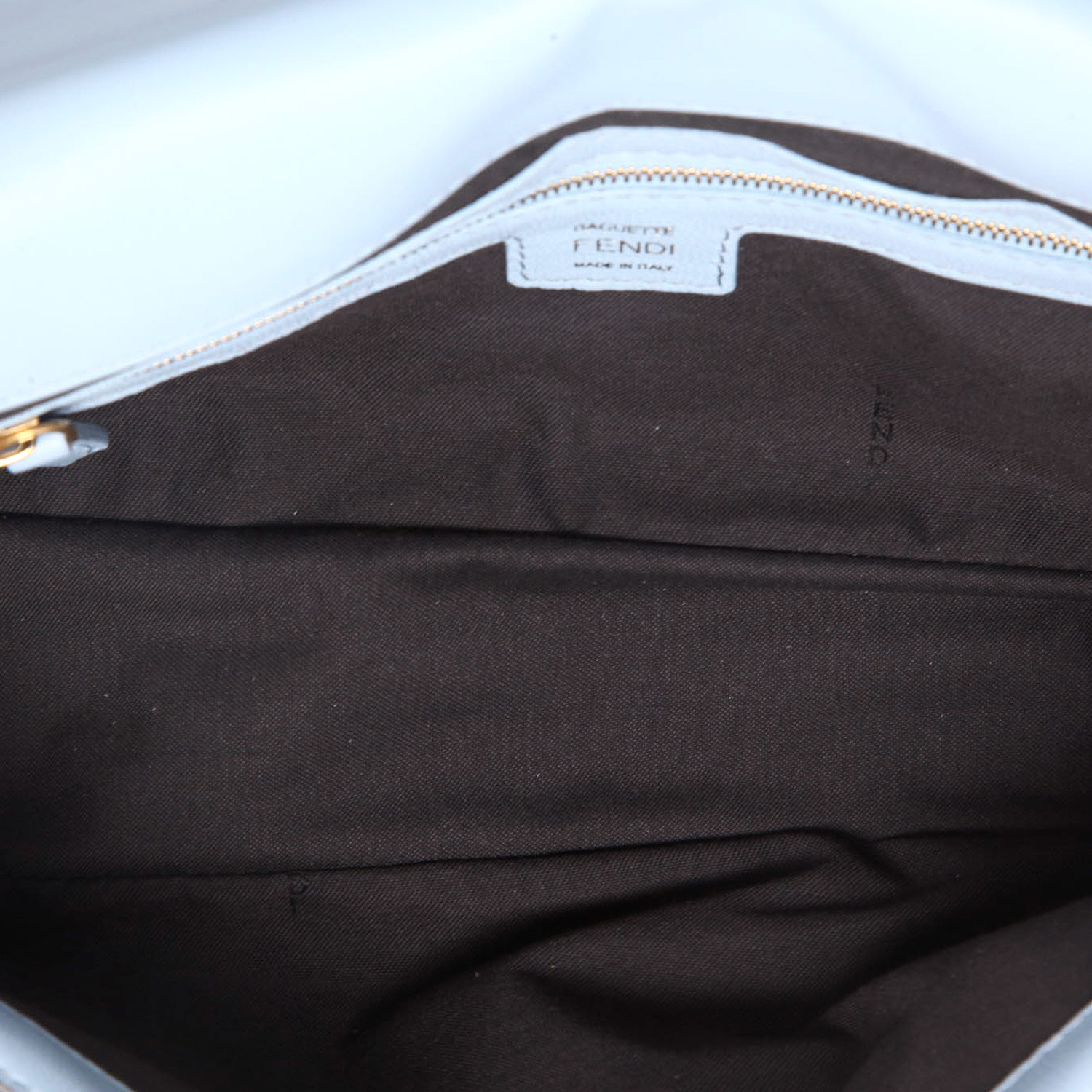 Bolso de mano Fendi  Baguette en cuero Monogram azul claro - Detail D3