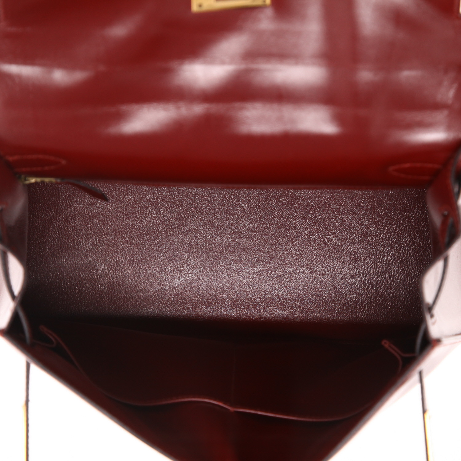 Bolso de mano Hermès  Kelly 28 cm en cuero box rojo H - Detail D3