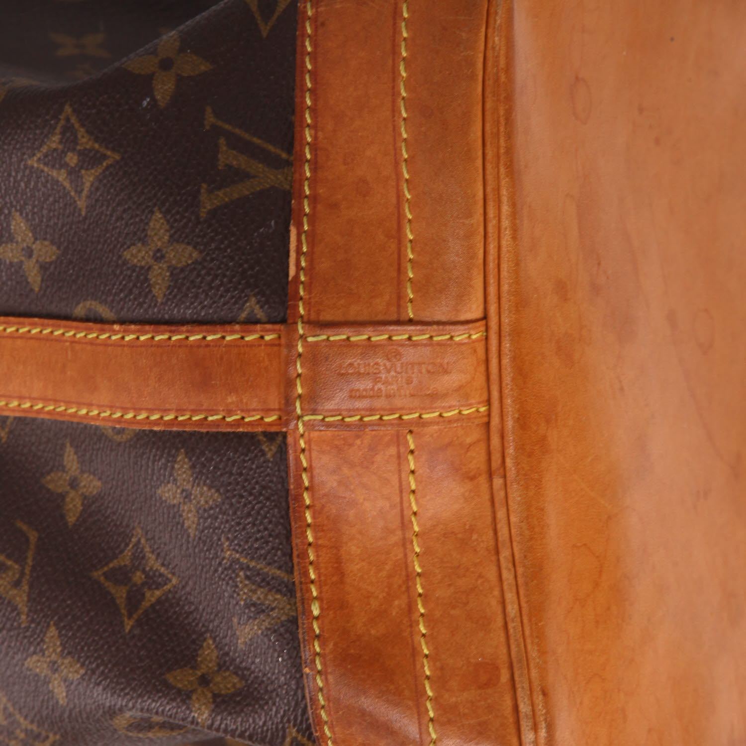 Sac cabas Louis Vuitton  Noé grand modèle  en toile monogram marron et cuir naturel - Detail D2