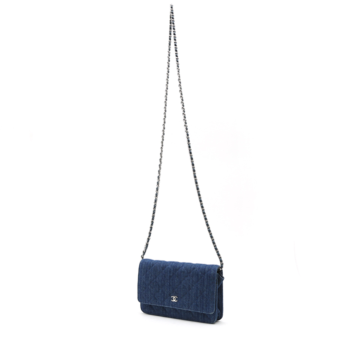 Sac bandoulière Chanel  Wallet on Chain en denim bleu - Detail D2