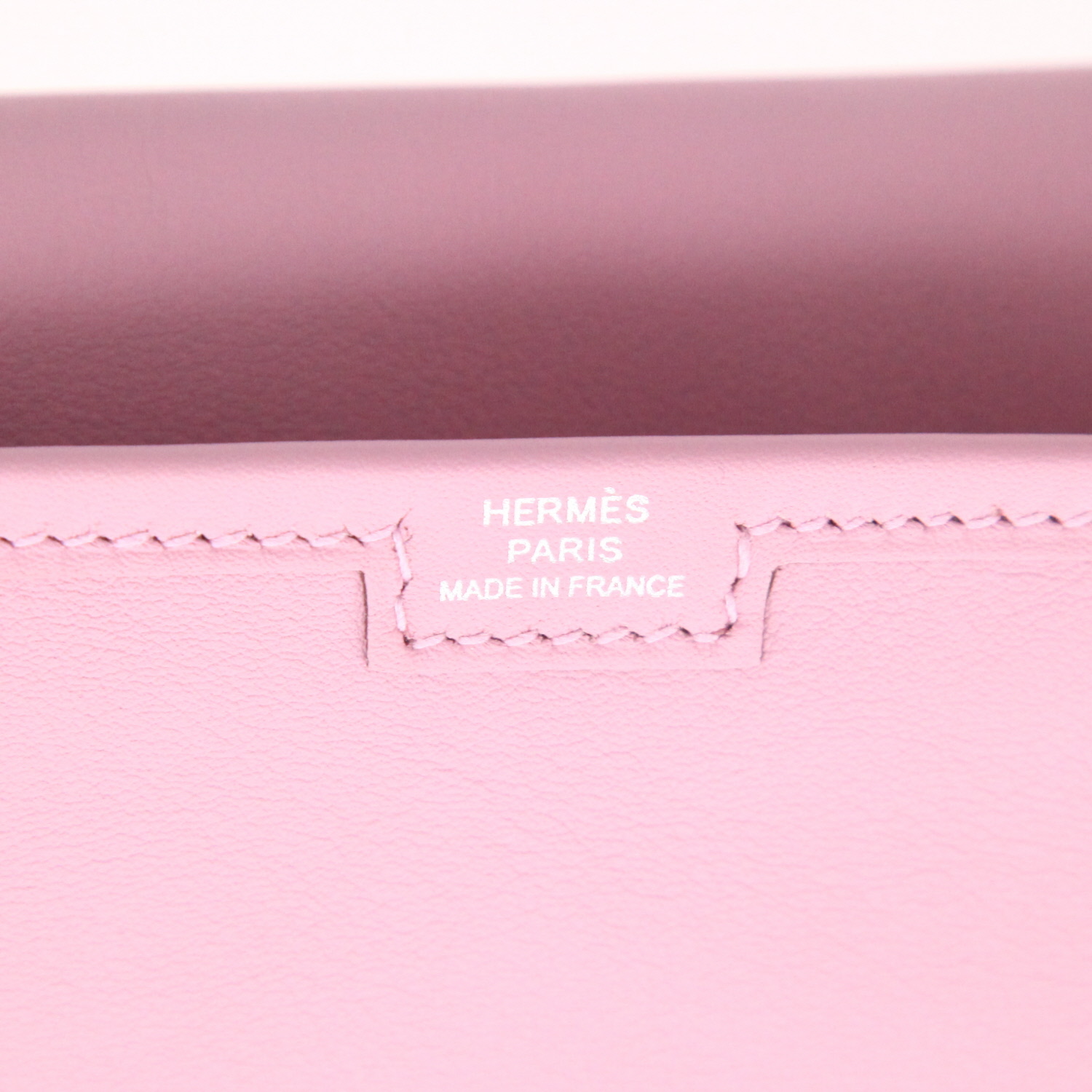 Hermès  Jige pouch  in Rose Bubblegum Swift leather - Detail D2