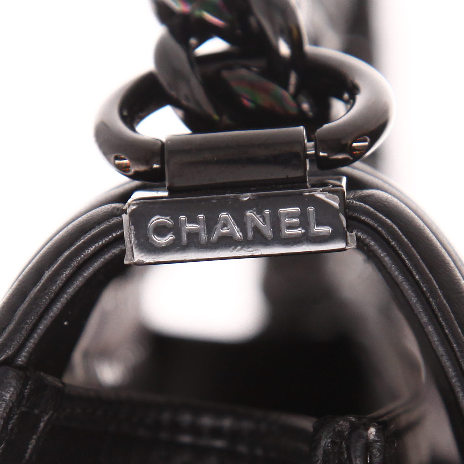 Bolso bandolera Chanel  Boy en cuero negro y perla gris - Detail D2