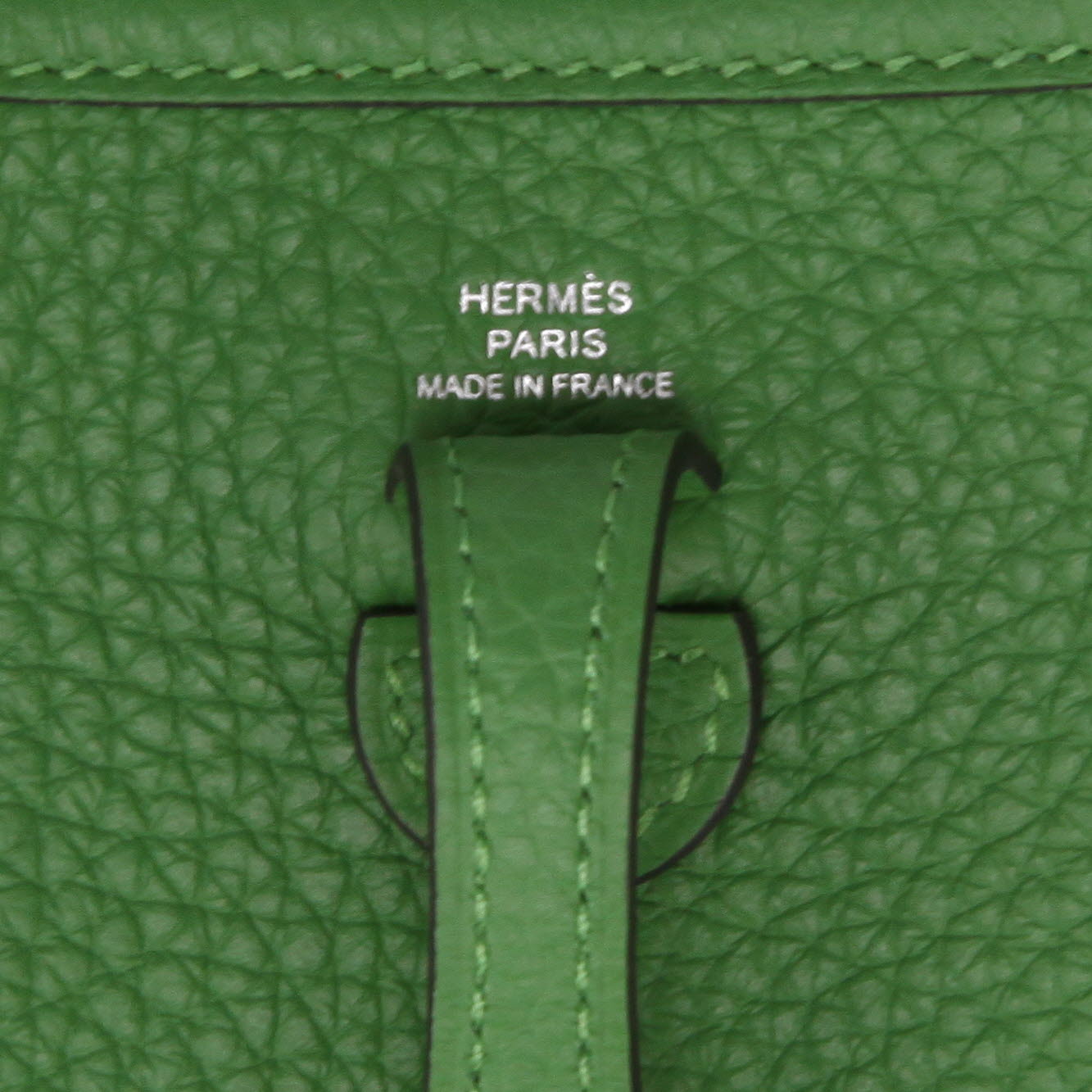 Bolso bandolera Hermès  Evelyne 16 cm en cuero togo Vert Yuka - Detail D2