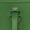 Hermès  Mini Evelyne shoulder bag  in Vert Yuka togo leather - Detail D2 thumbnail