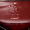 Bolso de mano Chanel  Timeless Classic en cuero acolchado negro - Detail D2 thumbnail