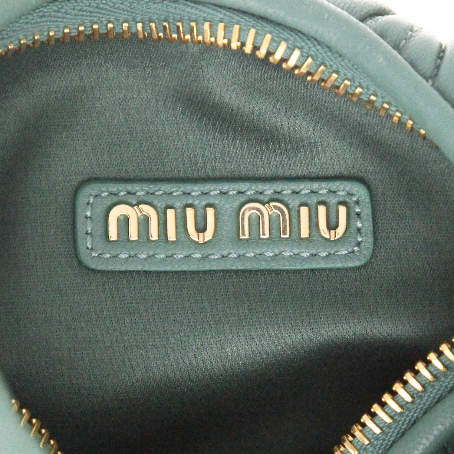 Sac bandoulière Miu Miu Wander en cuir matelassé vert - Detail D2