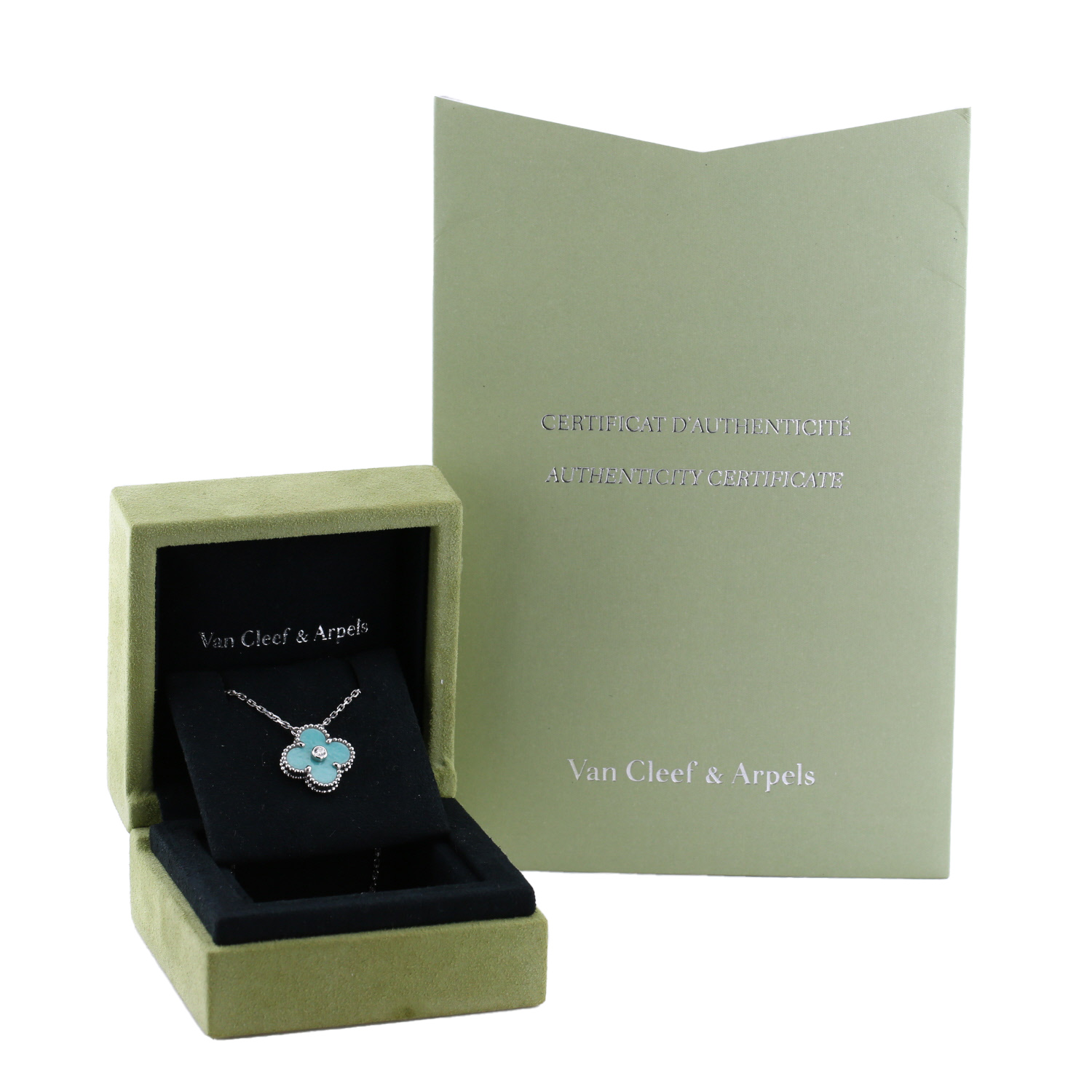 Van Cleef & Arpels Alhambra necklace in white gold, ceramic and diamond - Detail D2