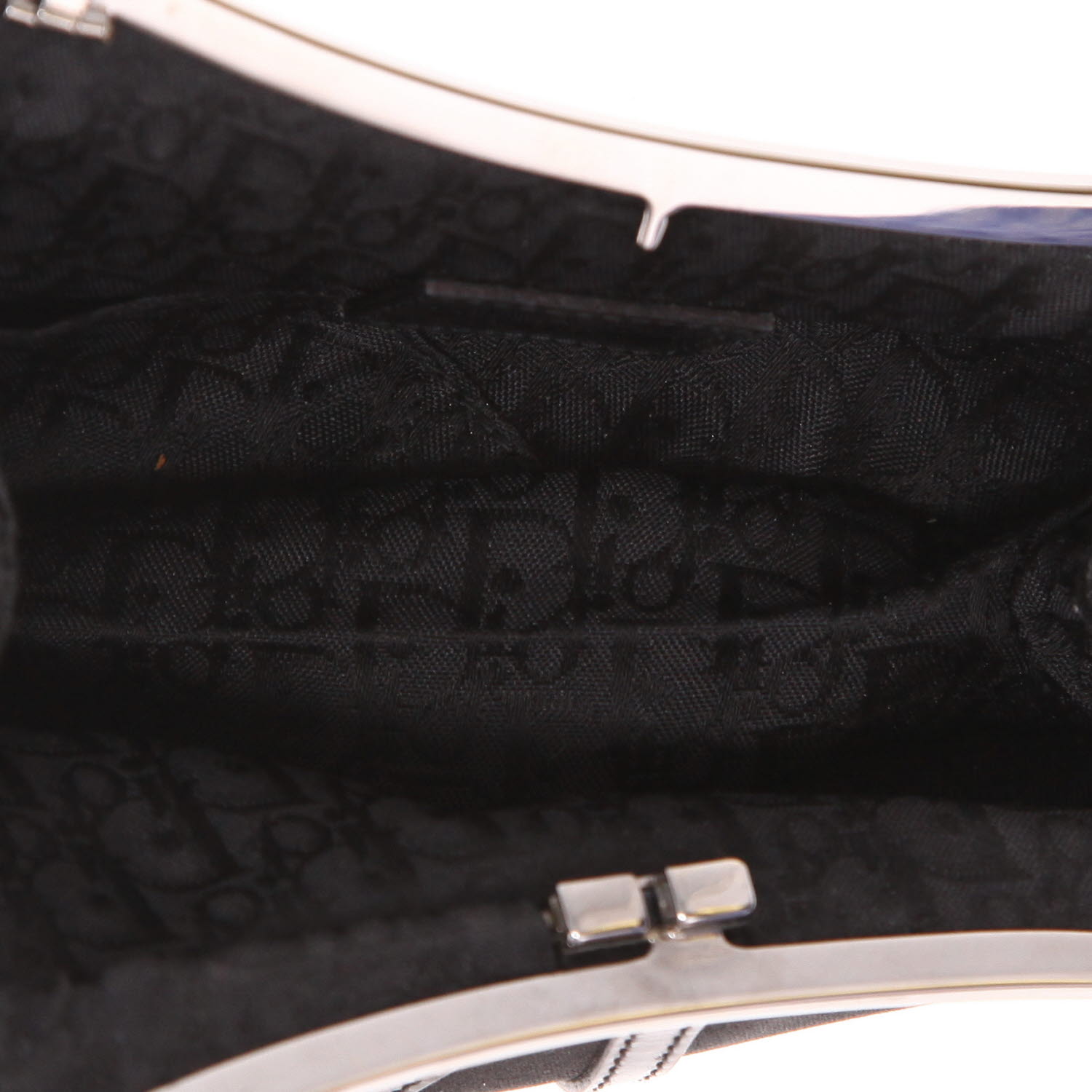 Dior  Saddle clutch  in black satin - Detail D3