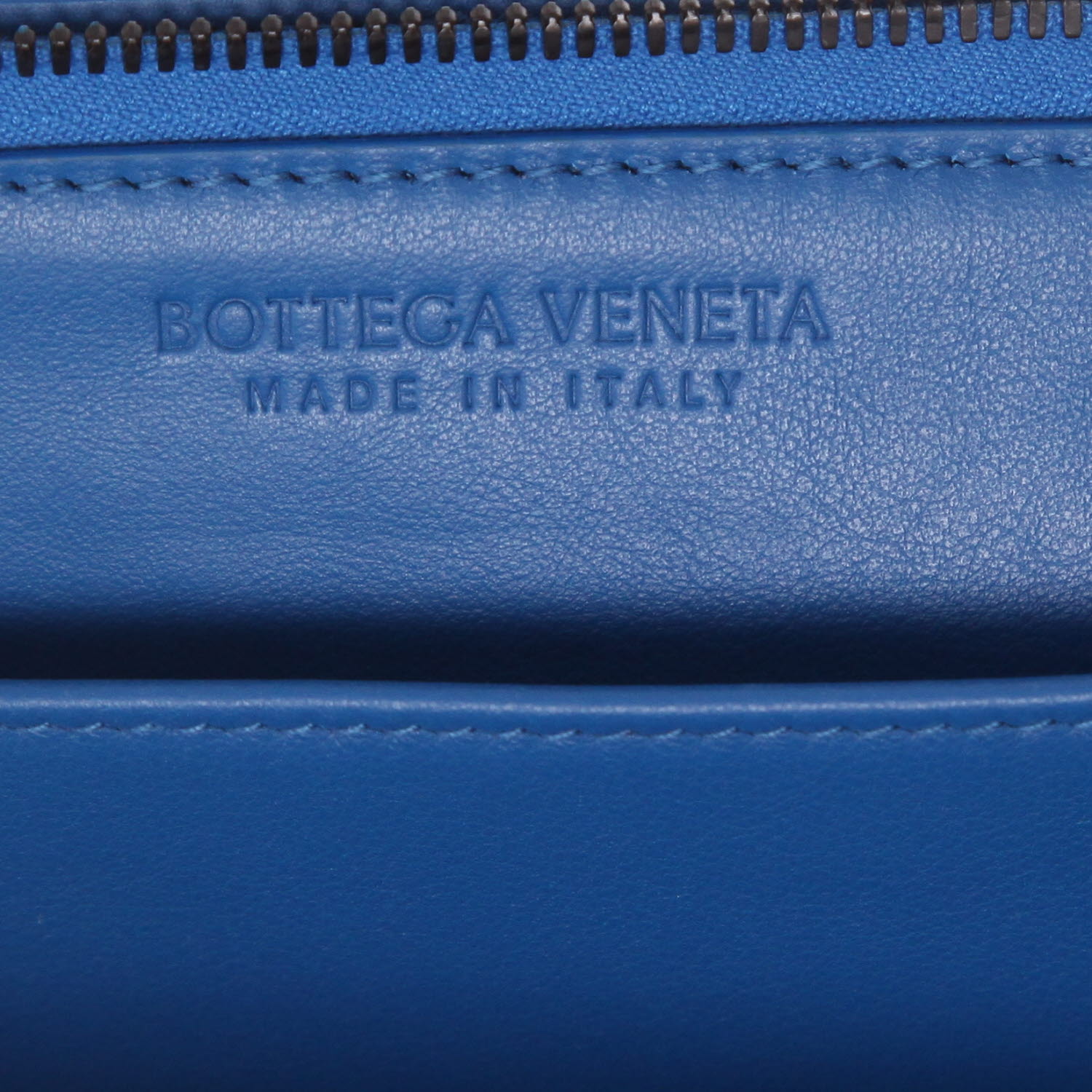 Pochette Bottega Veneta   in pelle intrecciata blu - Detail D2