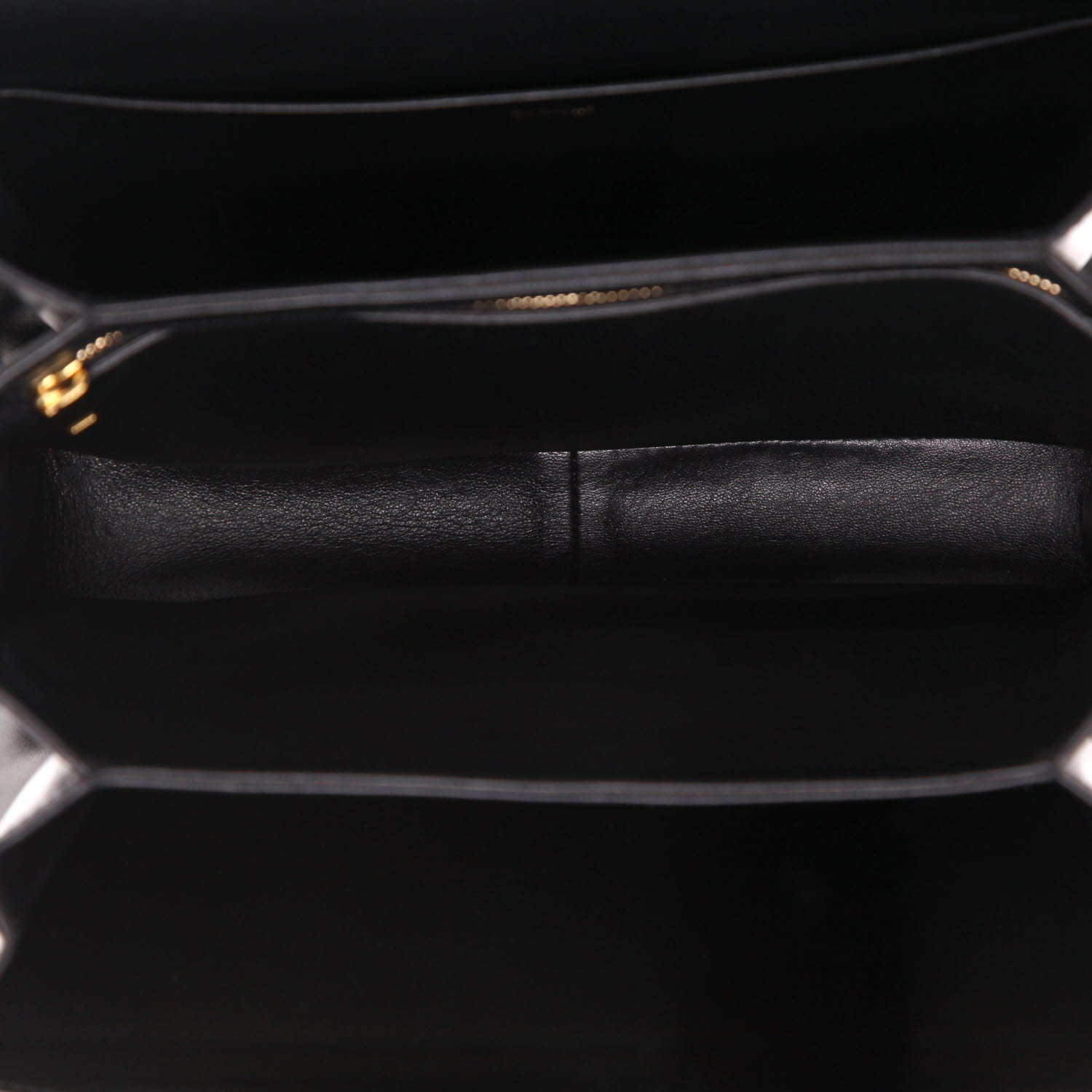 Celine  Triomphe large model  shoulder bag  in black leather - Detail D3