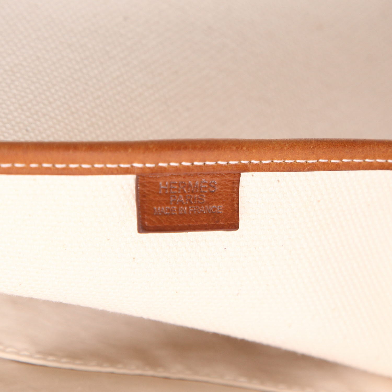 Hermès  Buenaventura messenger bag  in beige canvas  and gold leather - Detail D2