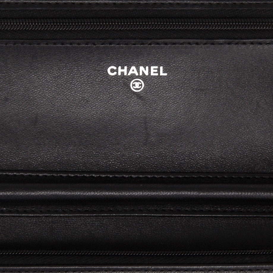 Borsa a tracolla Chanel  Wallet on Chain in pelle trapuntata nera - Detail D2