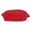 Bolso bandolera Bottega Veneta  Loop mini  en cuero intrecciato rojo - Detail D1 thumbnail