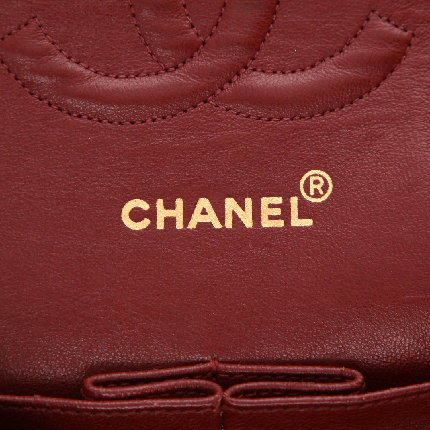 Bolso de mano Chanel  Timeless Classic en cuero acolchado negro - Detail D2