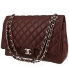 Chanel  Timeless Maxi Jumbo shoulder bag  in brown quilted grained leather - 00pp thumbnail