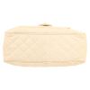 Bolso de mano Chanel  Camera modelo grande  en cuero acolchado beige - Detail D1 thumbnail