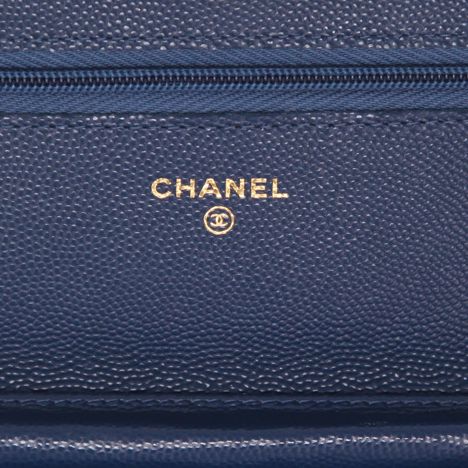 Chanel  Wallet on Chain shoulder bag  in navy blue quilted leather - Detail D2