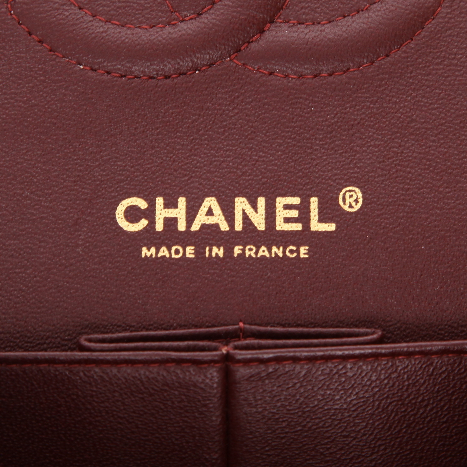 Chanel  Timeless Classic handbag  in black quilted leather - Detail D2