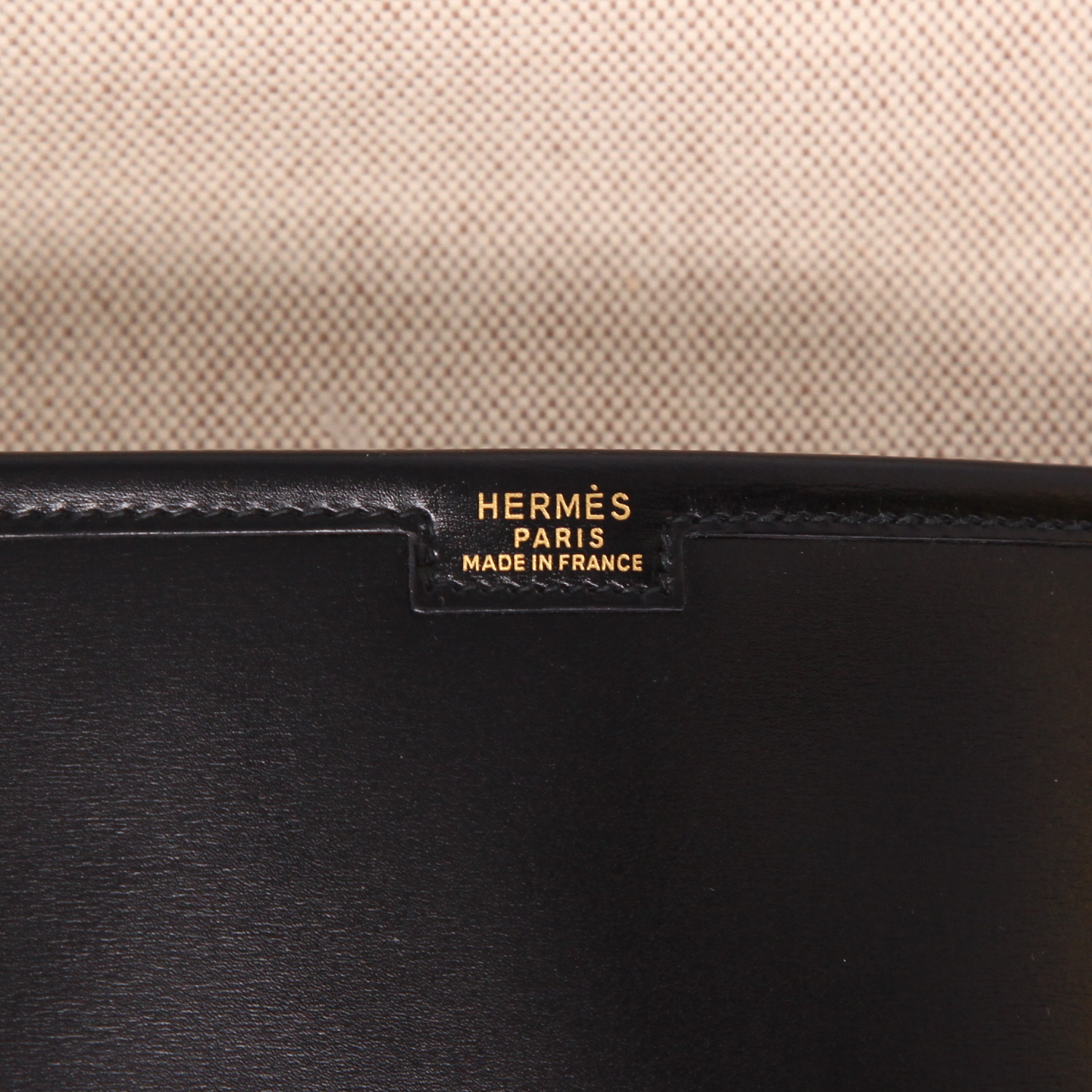 Bolsito de mano Hermès  Jige en cuero box negro - Detail D2