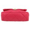Bolso de mano Chanel  19 modelo grande  en cuero acolchado rosa - Detail D1 thumbnail