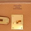 Bolso de mano Hermès  Birkin 40 cm en vaca bermeja color oro - Detail D2 thumbnail
