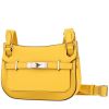 Borsa a tracolla Hermès  Jypsiere mini  in pelle Swift Jaune de Naples - 00pp thumbnail