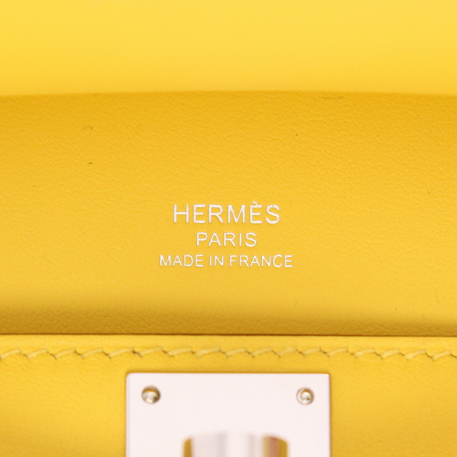 Sac bandoulière Hermès  Jypsiere mini  en cuir Swift Jaune de Naples - Detail D2