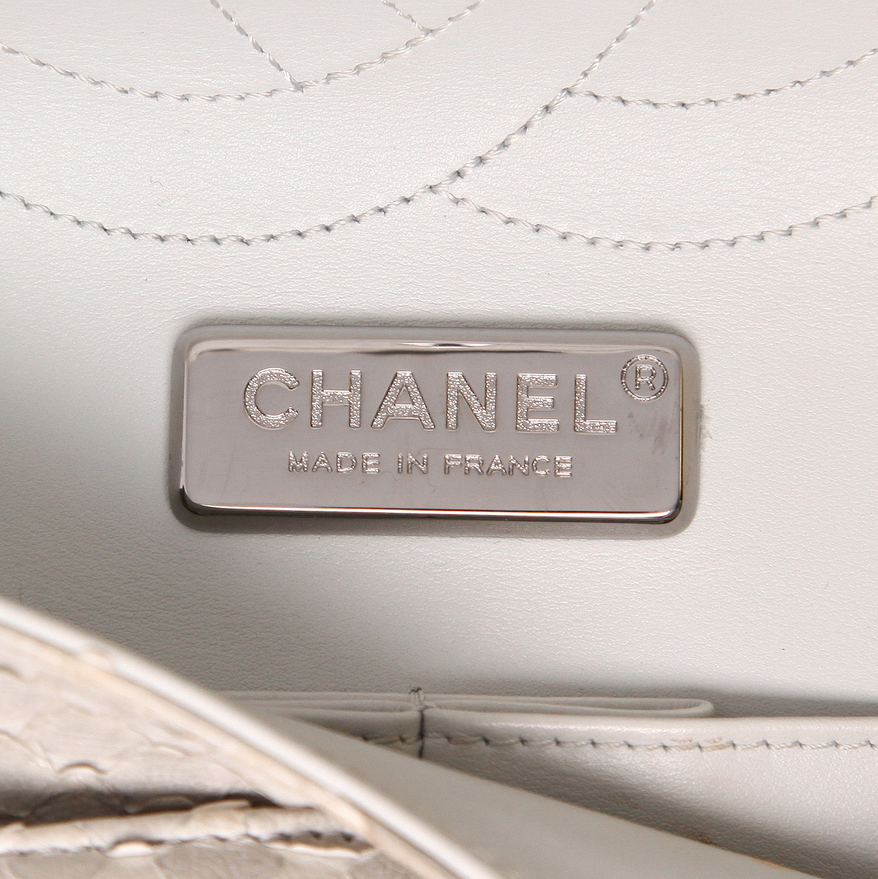 Sac à main Chanel  Timeless Jumbo en python beige - Detail D2