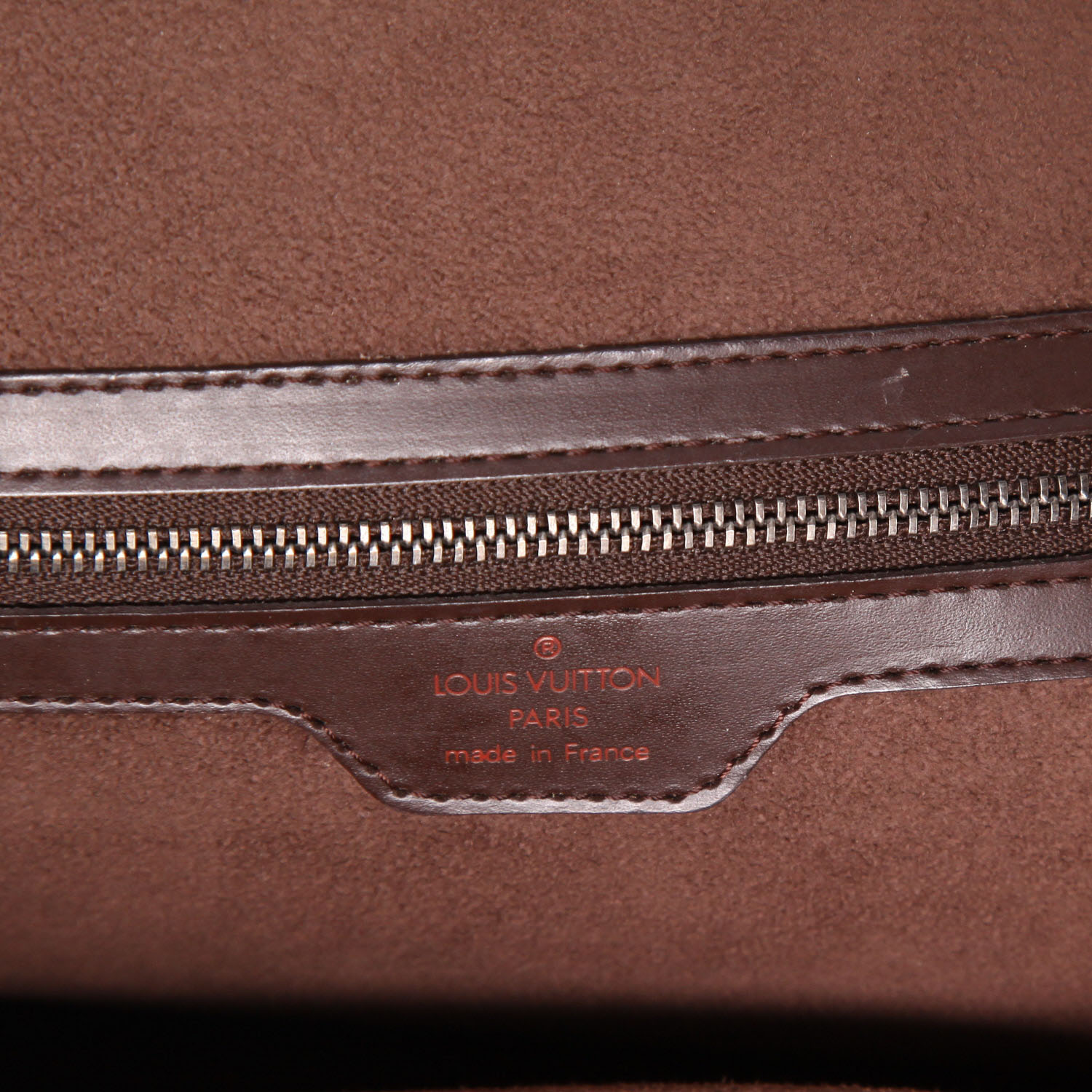 Sac à main Louis Vuitton  Lussac en cuir épi marron - Detail D2