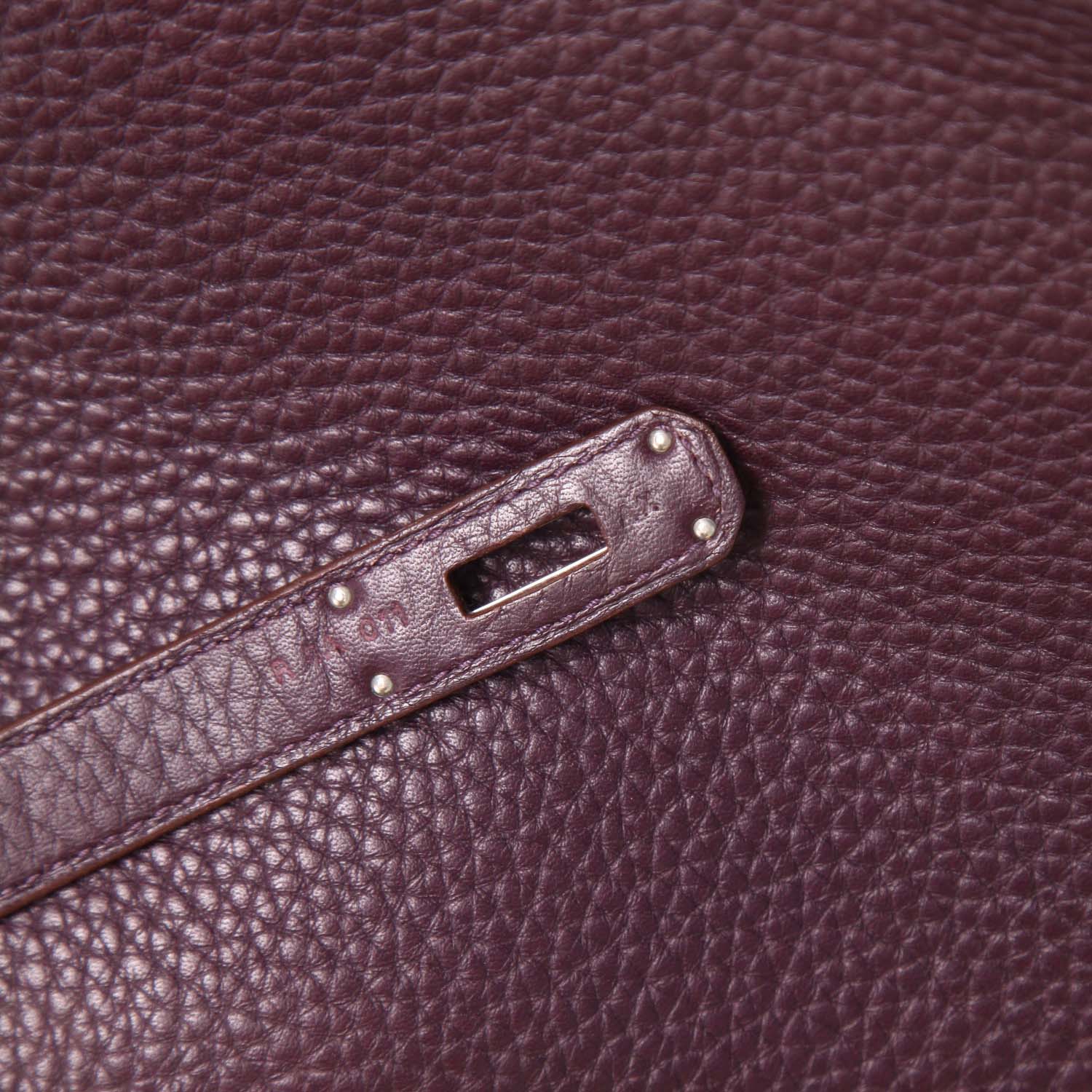 Hermès  Birkin 35 cm handbag  in purple Raisin leather taurillon clémence - Detail D4