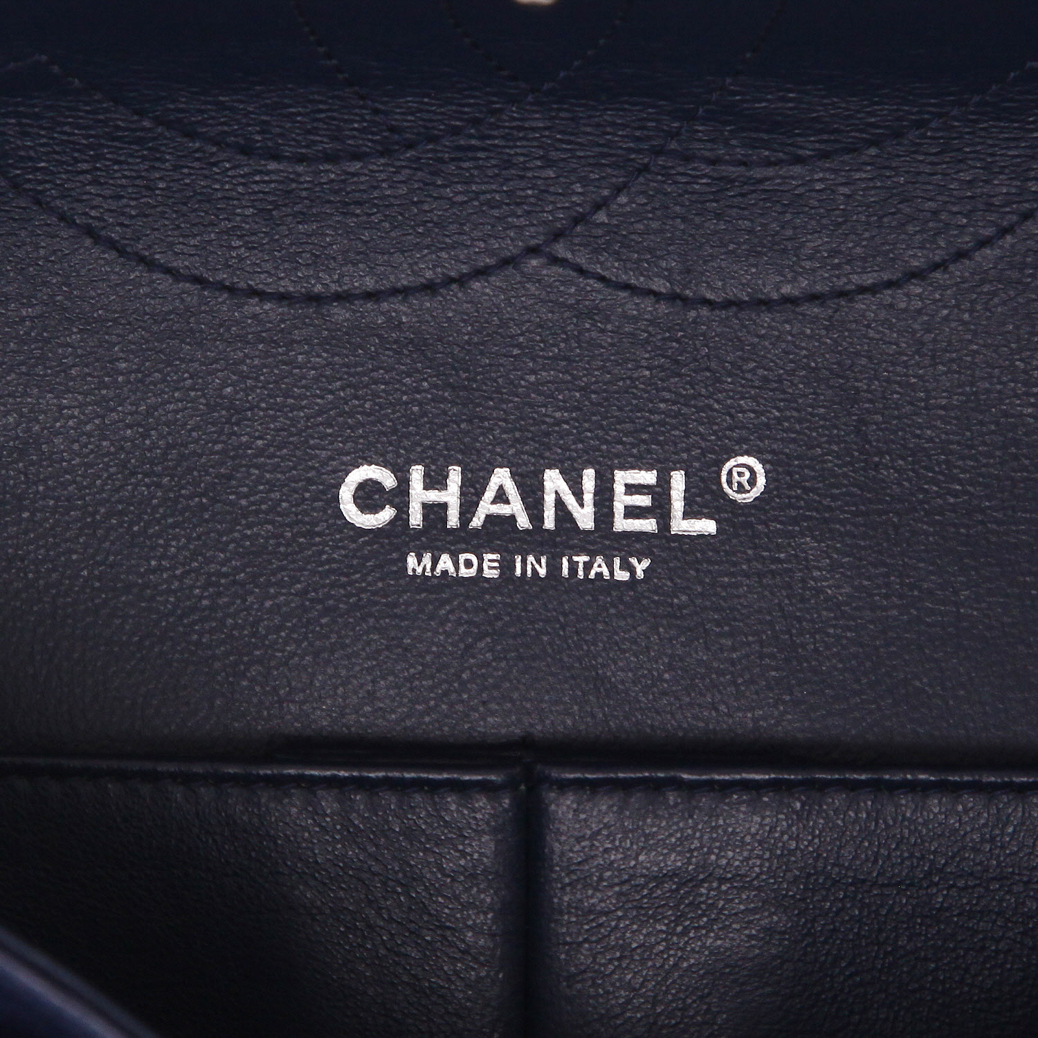 Borsa Chanel  Timeless Jumbo in pelle martellata e trapuntata blu marino - Detail D2