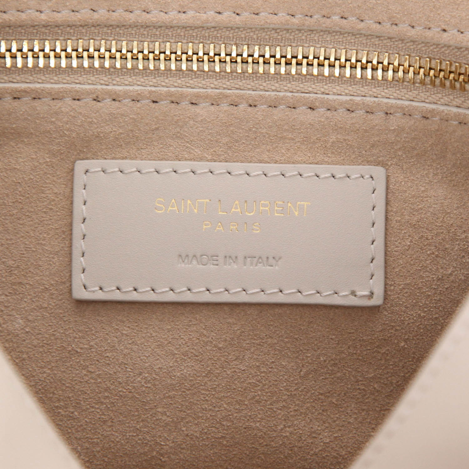 Bolso de mano Saint Laurent  5 à 7 en cuero blanco - Detail D2