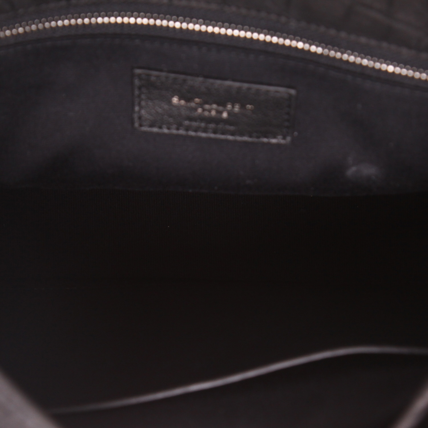 Sac bandoulière Saint Laurent  Niki moyen modèle  en daim noir - Detail D3