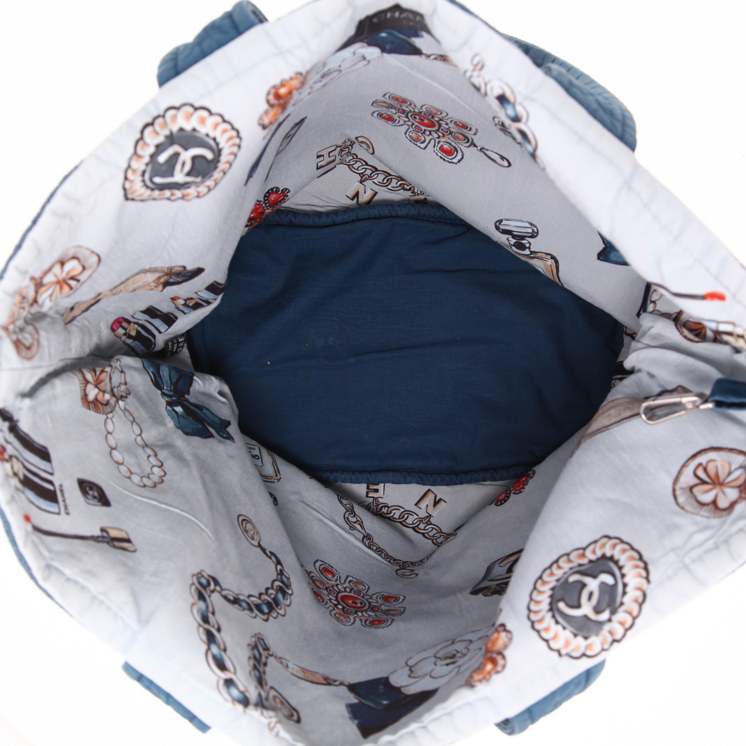 Chanel   shopping bag  in blue terry fabric - Detail D3