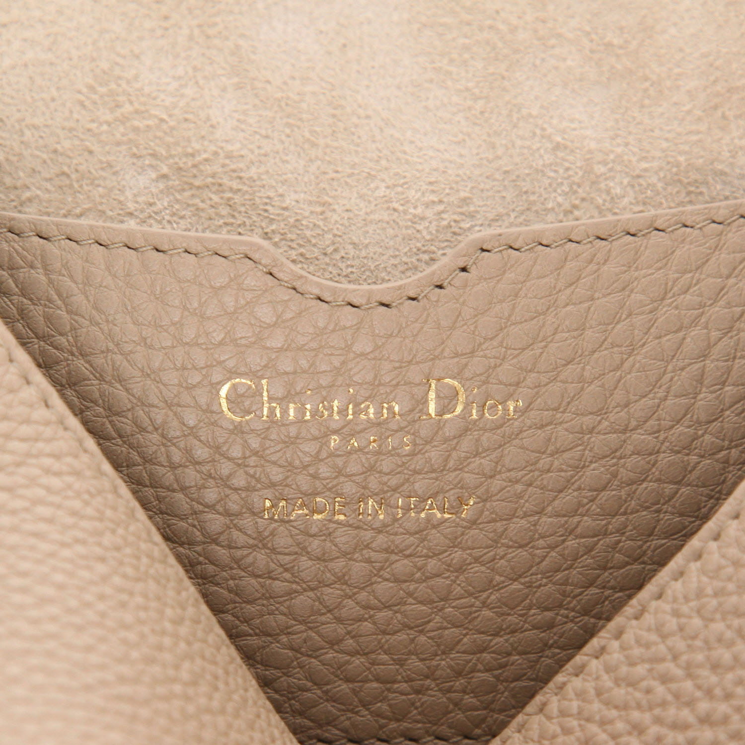 Dior  Bobby medium model  shoulder bag  in beige grained leather - Detail D2