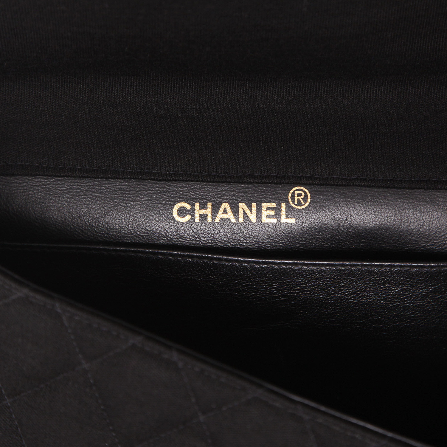 Bolso de mano Chanel  Timeless Classic en jersey acolchado negro - Detail D2