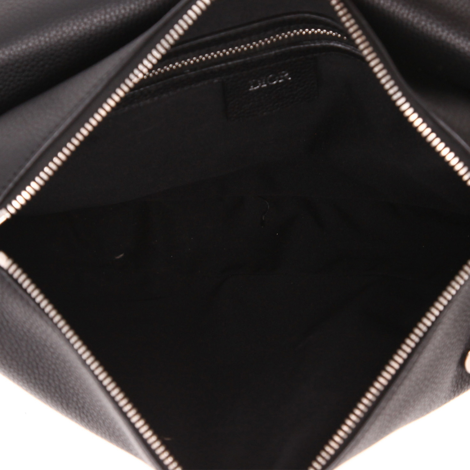 Bolso bandolera Dior  Saddle en cuero granulado negro - Detail D3