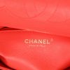 Bolso de mano Chanel  Coco Handle en cuero acolchado coral - Detail D2 thumbnail
