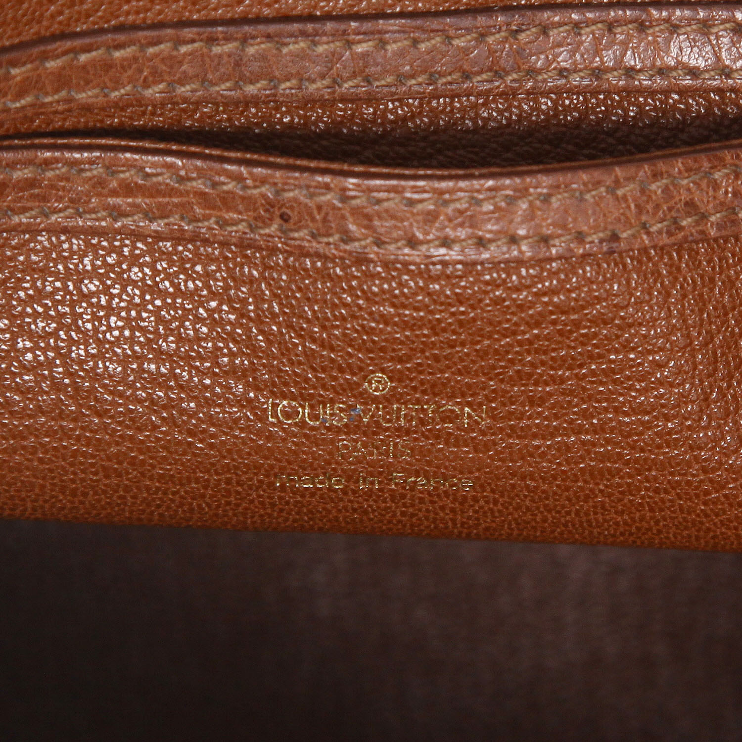 Louis Vuitton  Lochness handbag  in brown ostrich leather - Detail D2