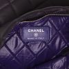 Pochette Chanel   en cuir matelassé bleu - Detail D2 thumbnail