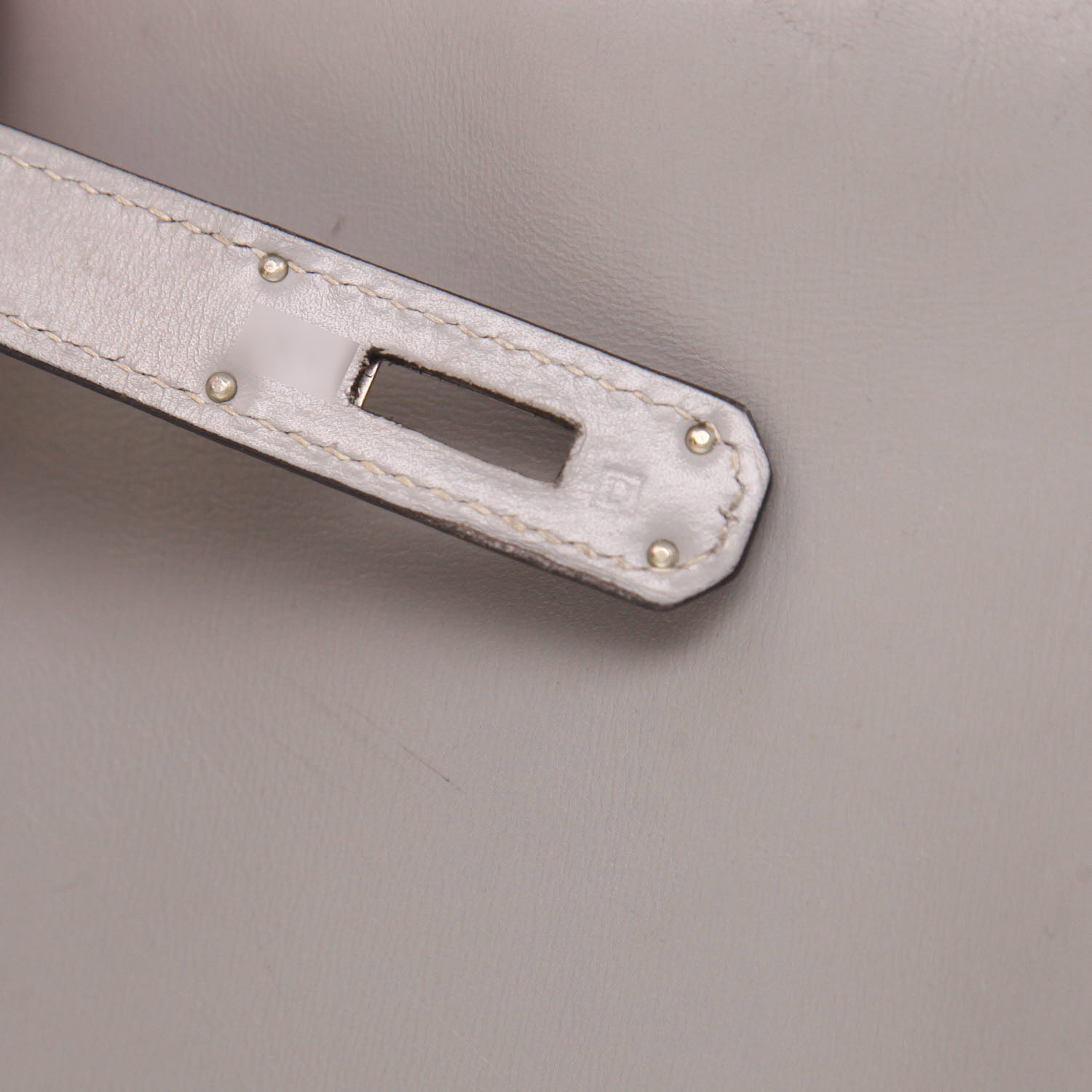 Borsa Hermès  Kelly 32 cm in pelle box grigia - Detail D4