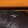 Sac à main Louis Vuitton  Twist en cuir épi noir - Detail D2 thumbnail