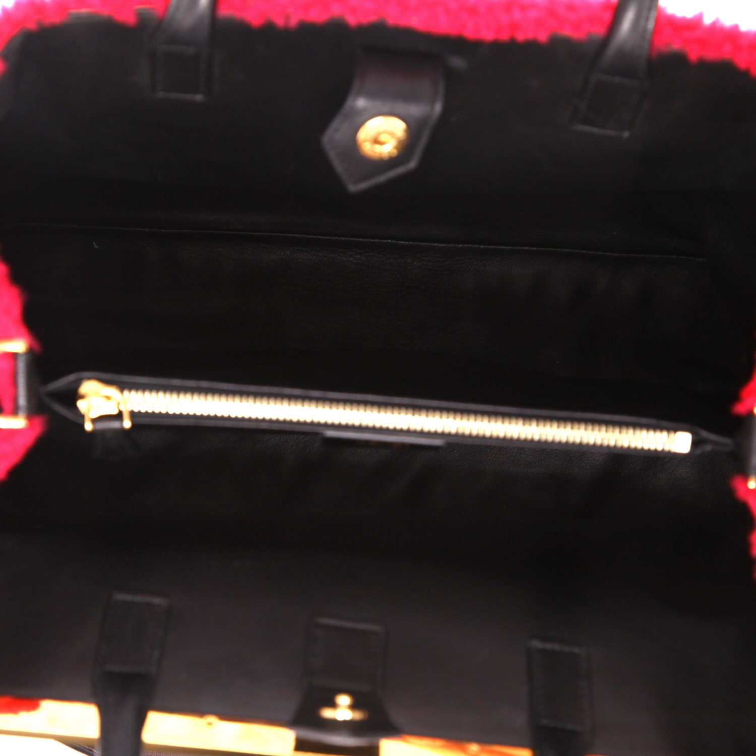 Fendi  2 Jours handbag  in red skin-out fur  and black leather - Detail D3