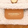 Sac cabas Chanel  22 en peau retournée beige et écrue - Detail D2 thumbnail