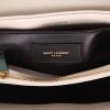 Bolso bandolera Saint Laurent  Loulou modelo pequeño  en cuero acolchado con motivos de espigas color crema - Detail D2 thumbnail